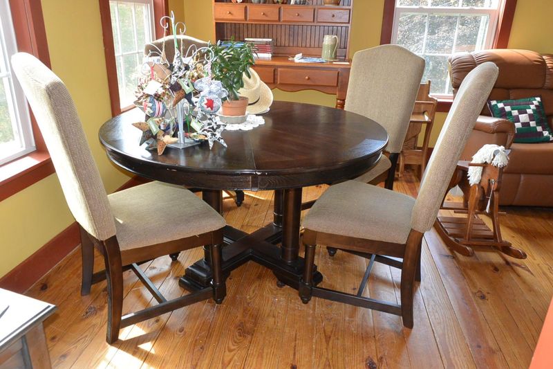 Rustic Charm Meets Modern Comfort