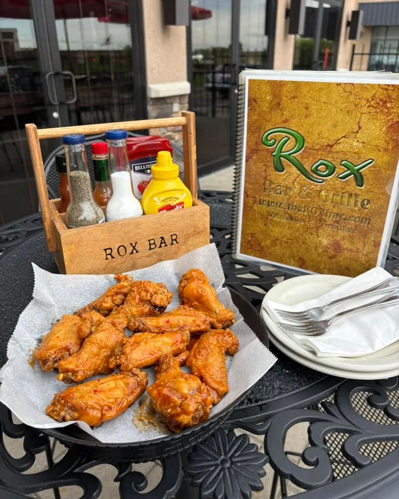 The Rox Bar Pub & Grill – Pewaukee