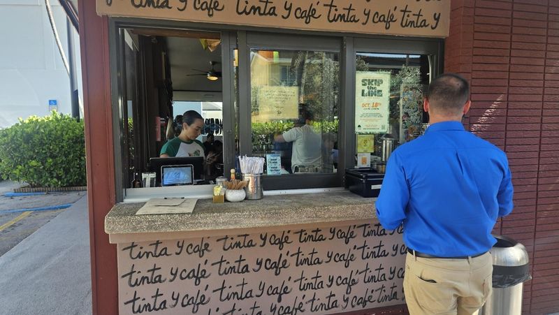 Tinta y Café in Miami-Dade