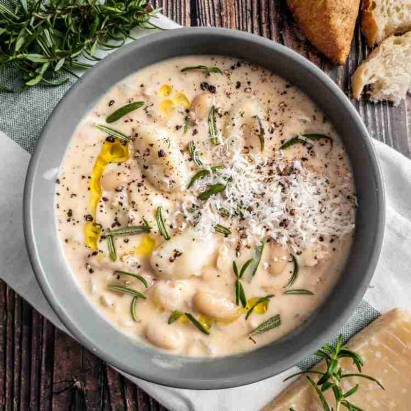 Creamy Chicken and White Bean Soup