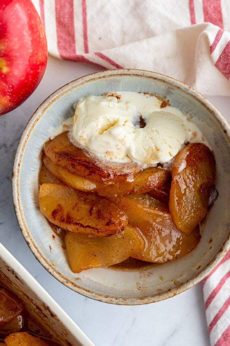 Baked cinnamon apples