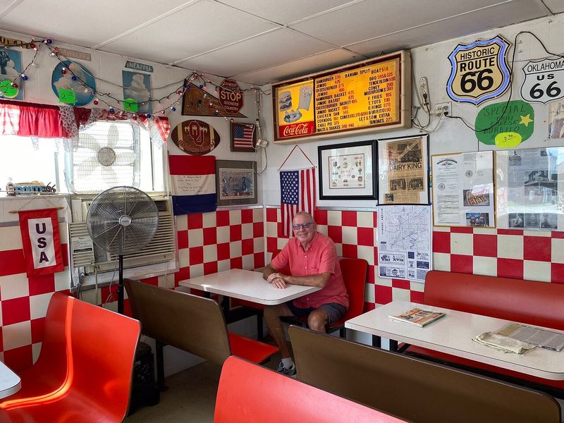 Oklahoma - Red Dirt Retro Diner