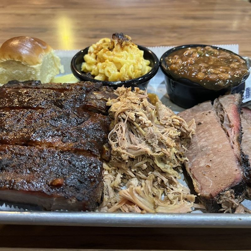 Whitts Barbecue – Decatur & Moulton