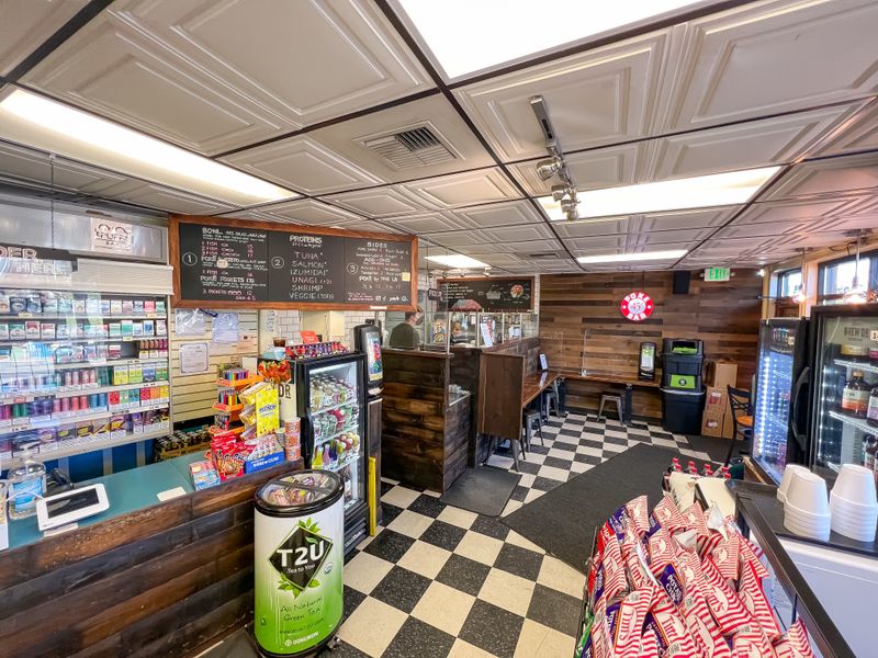 45th Stop N Shop & Poke Bar