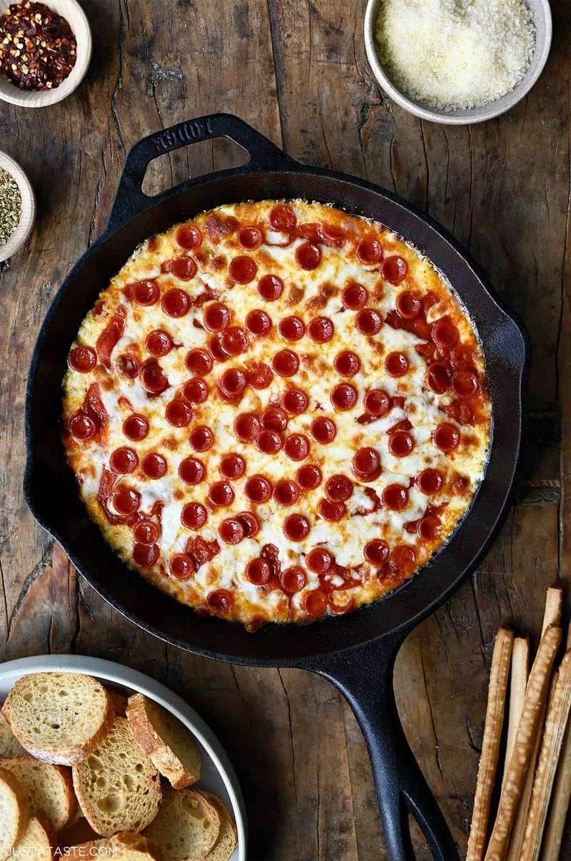 Skillet Pizza Cheese Dip