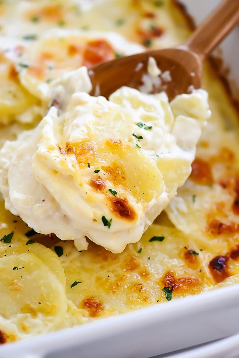 Garlic Parmesan Scalloped Potatoes