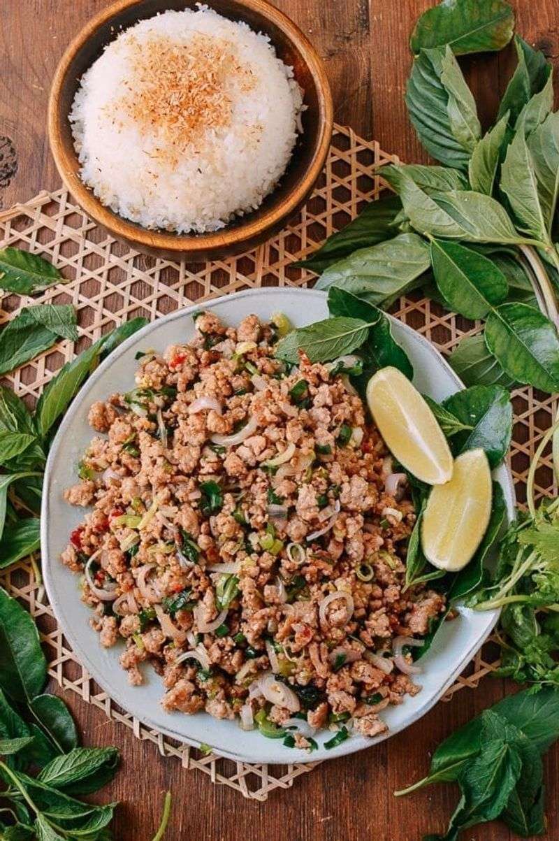 Larb (Thai Minced Meat Salad)