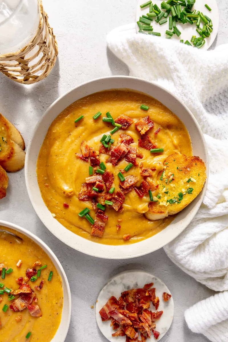 Creamy Potato Soup With Garlic and Leeks