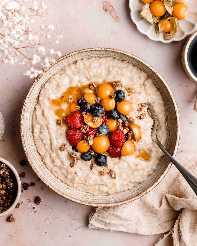Barley porridge with fruit and honey