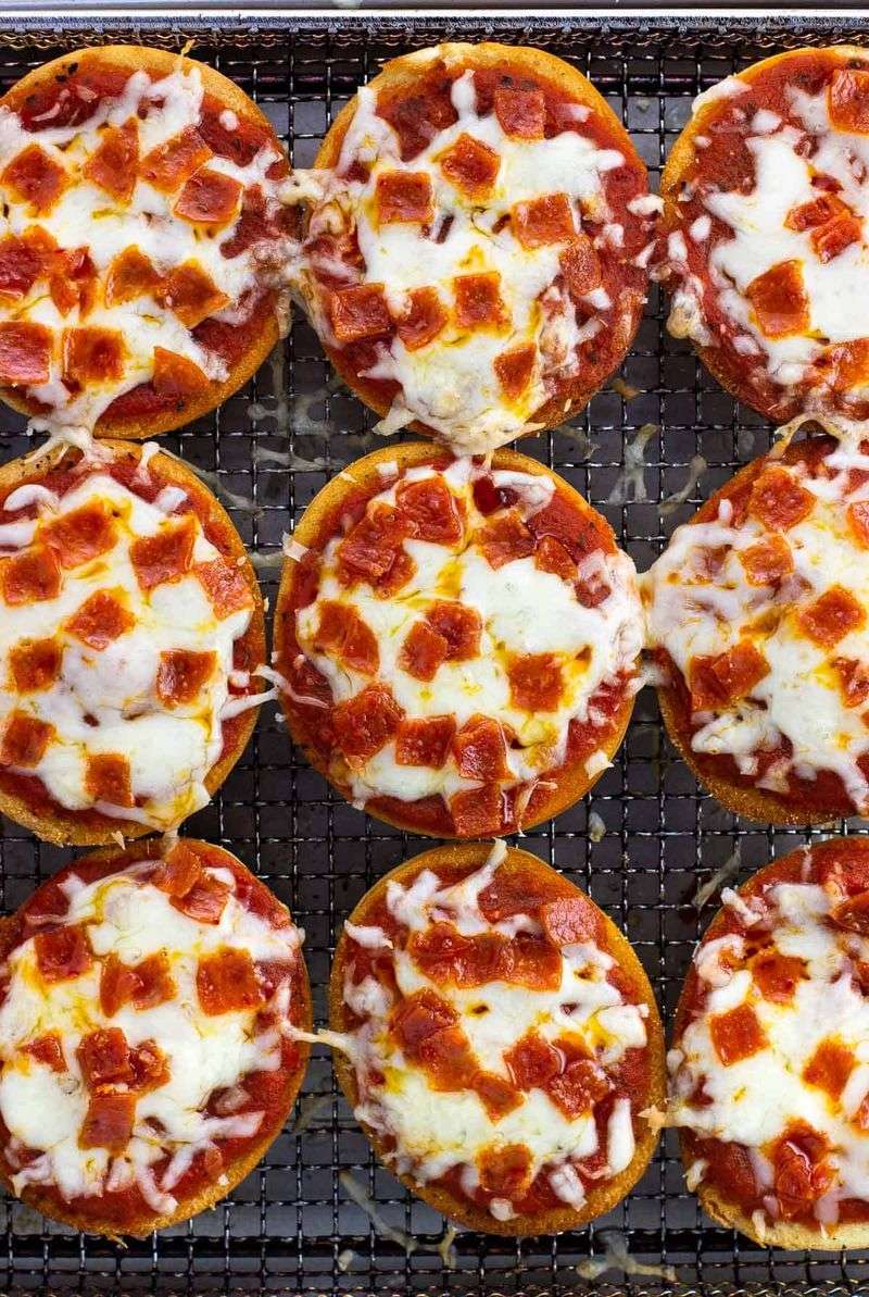 Air Fryer Toasted Bagel Pizzas