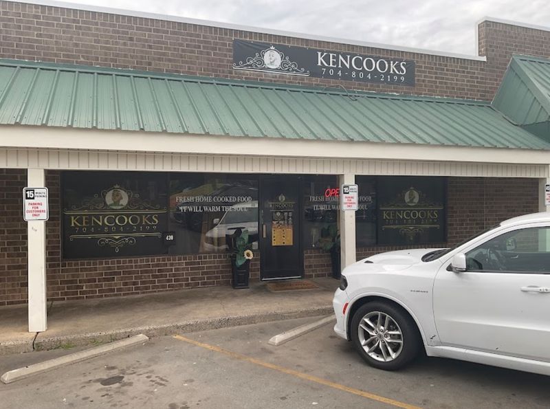Ken Cooks SoulFood Restaurant: Charlotte's Flavor Laboratory