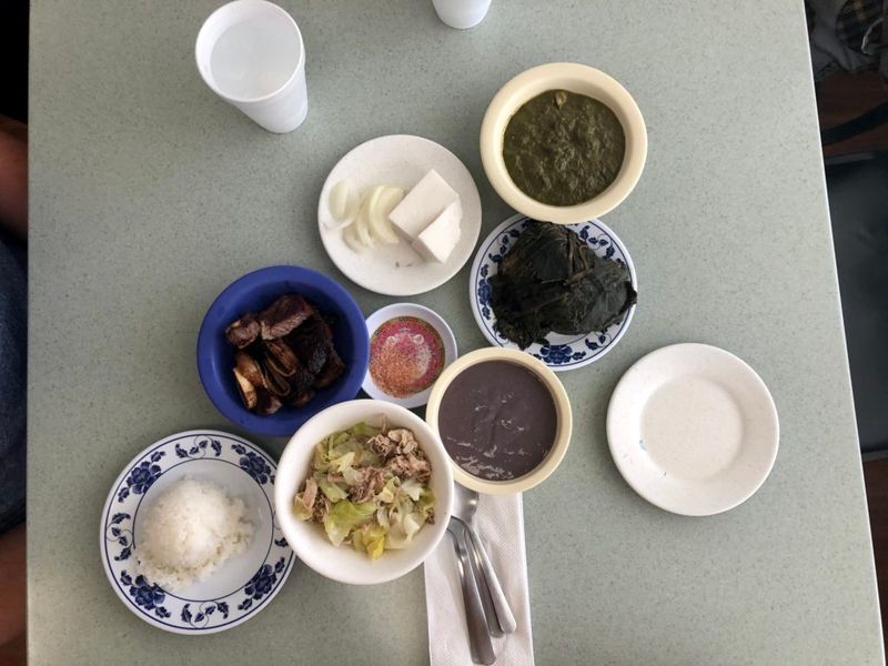 Hawaii — Helena’s Hawaiian Food (Honolulu)