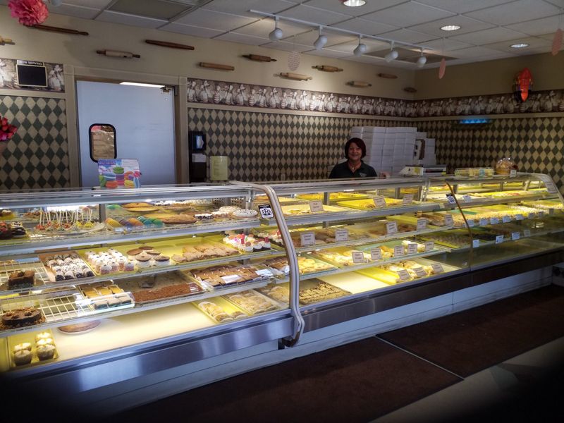 Minooka Pastry Shop