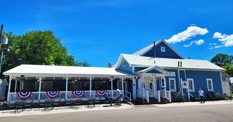 The Blue Owl Restaurant & Bakery (Missouri)