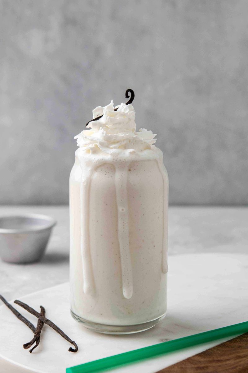 Vanilla Bean Frappuccino-Style Smoothie