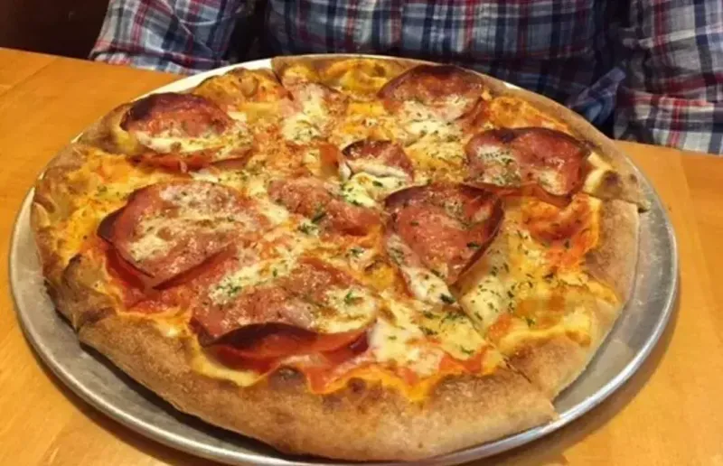 Alaska - Great Alaska Pizza Company Reindeer Sausage Pie