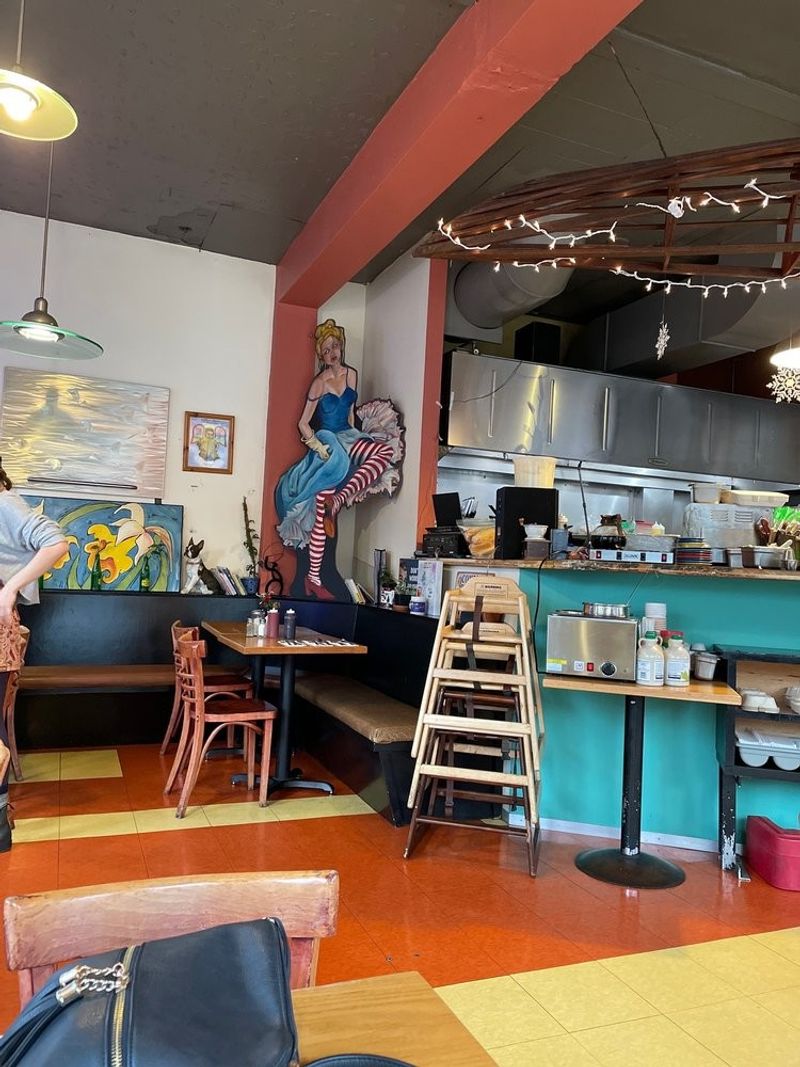 Little Cheerful Cafe: Bellingham's Colorful Morning Destination