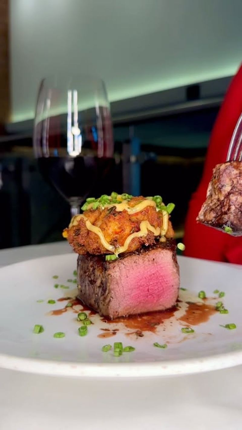 Fleming’s Prime Steakhouse & Wine Bar