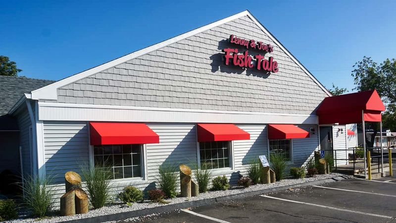 Lenny & Joe’s Fish Tale in Madison