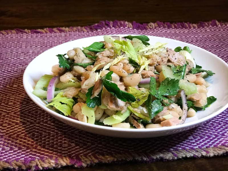 Cannellini Bean And Tuna Skillet