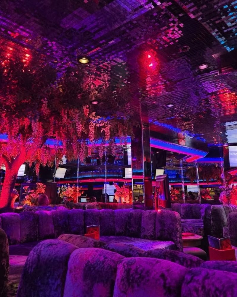 Peppermill Restaurant & Fireside Lounge – Just North of the Strip