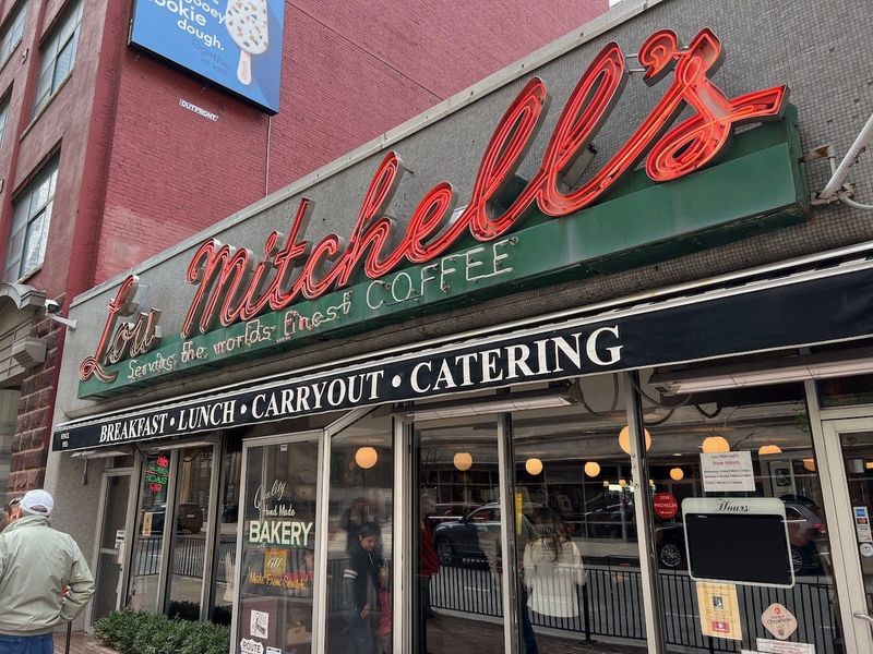 Illinois — Lou Mitchell’s (Chicago)