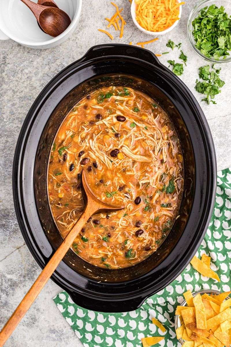 Slow Cooker Chicken Tortilla Soup