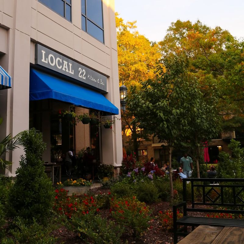 Local 22 Kitchen & Bar (Durham)