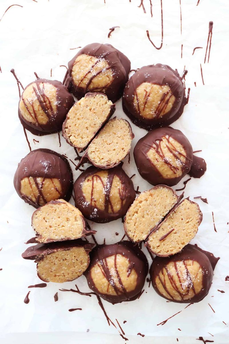 Quinoa Chocolate Power Bites