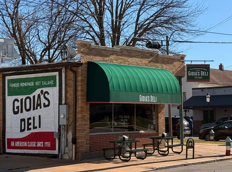 Missouri: Gioia's Deli, St. Louis