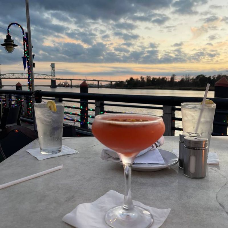 River 128 Restaurant – Wilmington