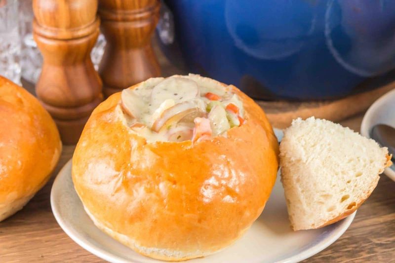 Family-style Italian chains that lean into carb comfort