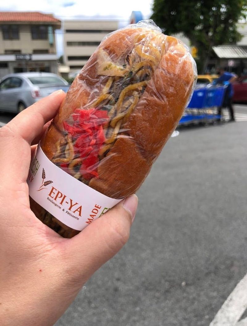 Yakisoba-pan (Kansai, Japan)