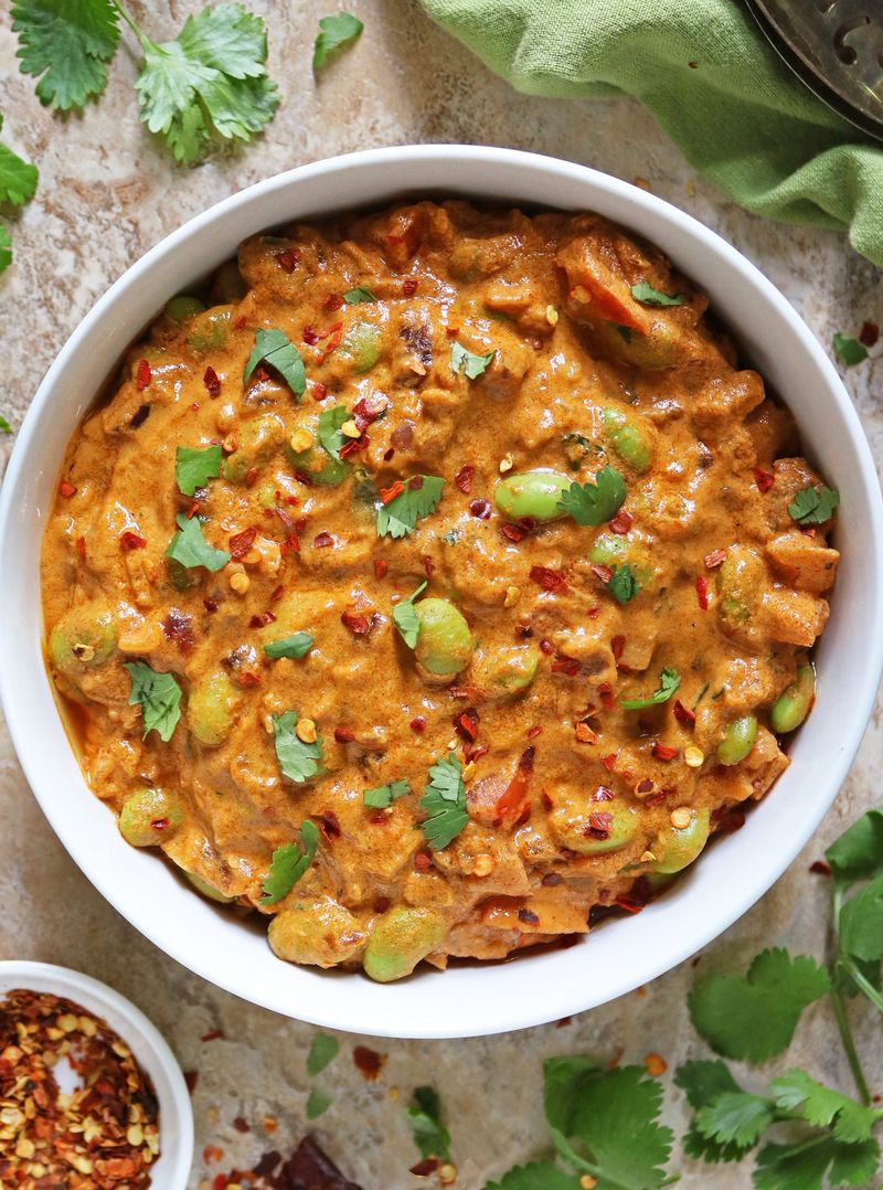 Strongly aromatic curries