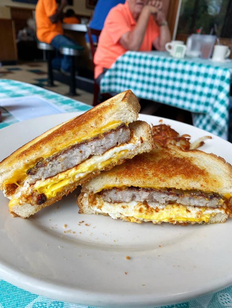 Lisa's Radial Café (Nebraska)