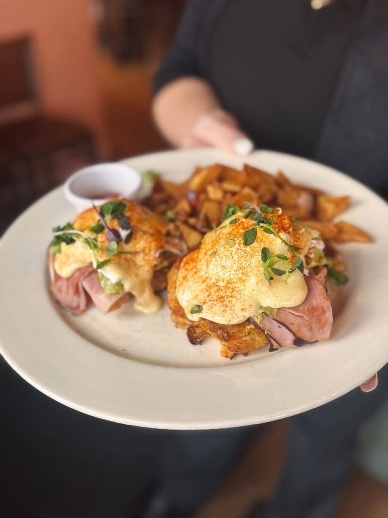 Mediterranean Benedict