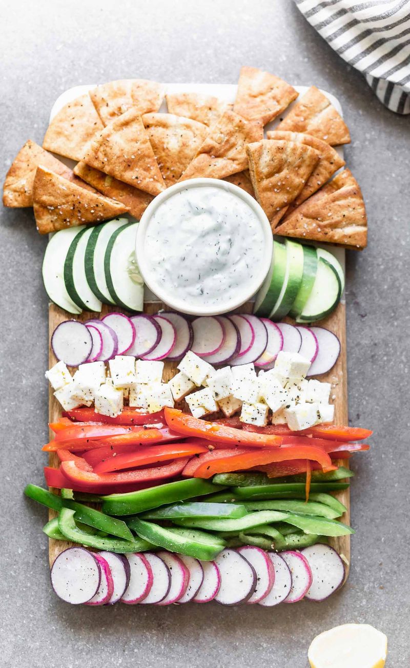 Pita And Tzatziki With Veggies