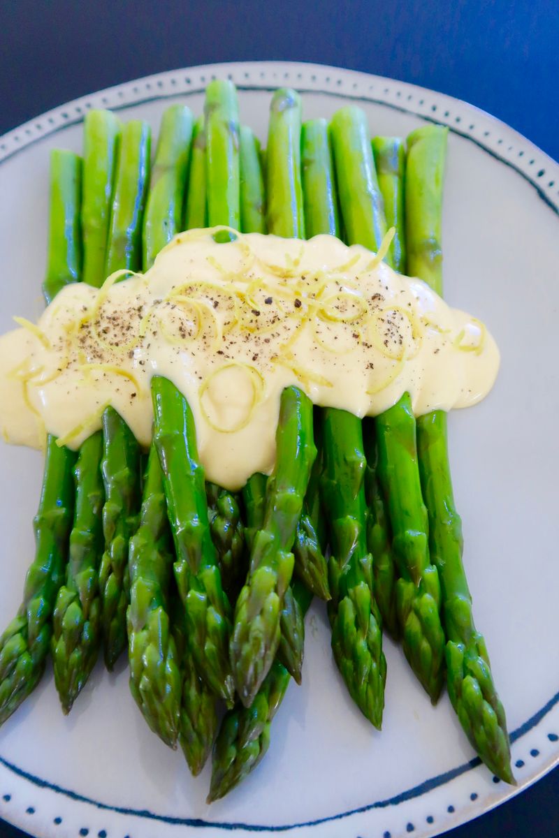 Asparagus with Lemon Hollandaise