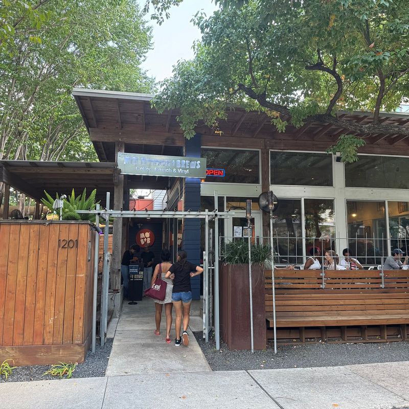 Mo' Brunch & Brews