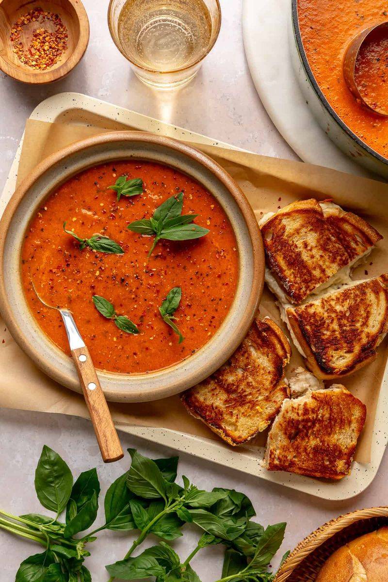 Creamy Roasted Tomato Basil Soup