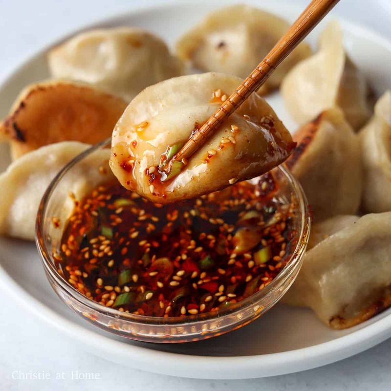 Boiled Dumplings with Garlic Vinegar Dip