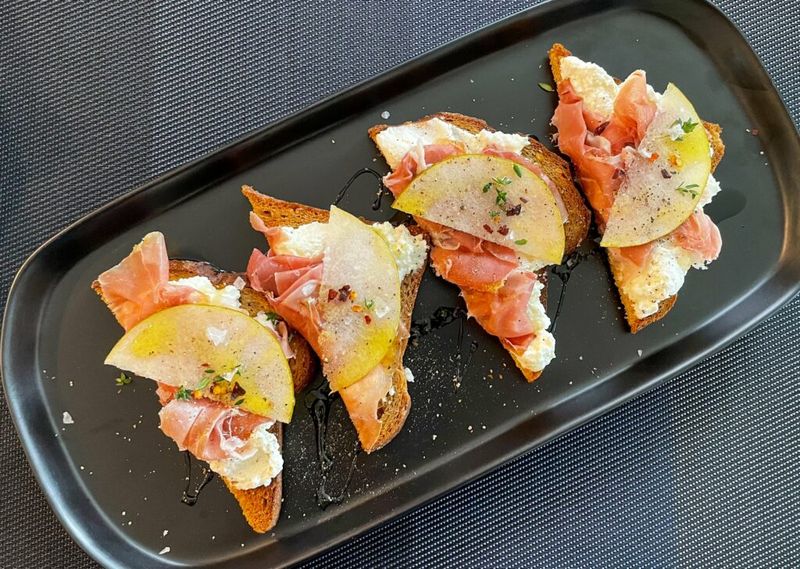 Pear And Prosciutto Crostini