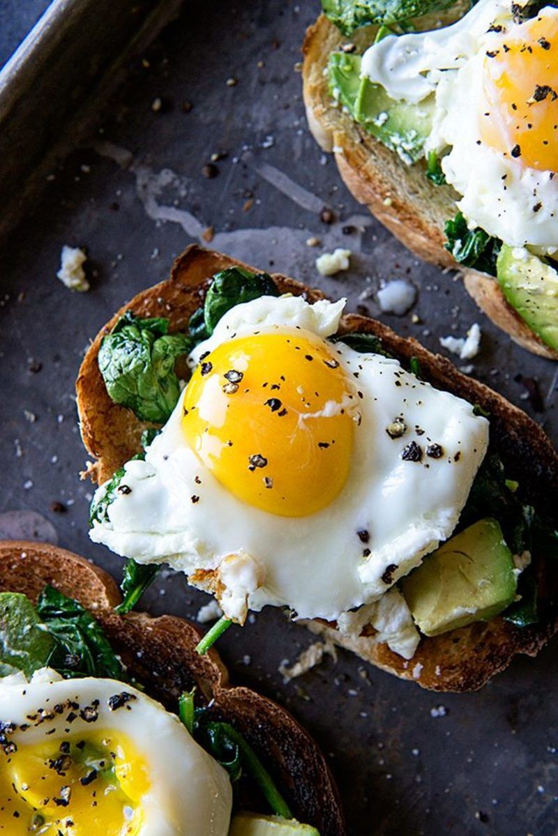 Baked Avocado with Eggs