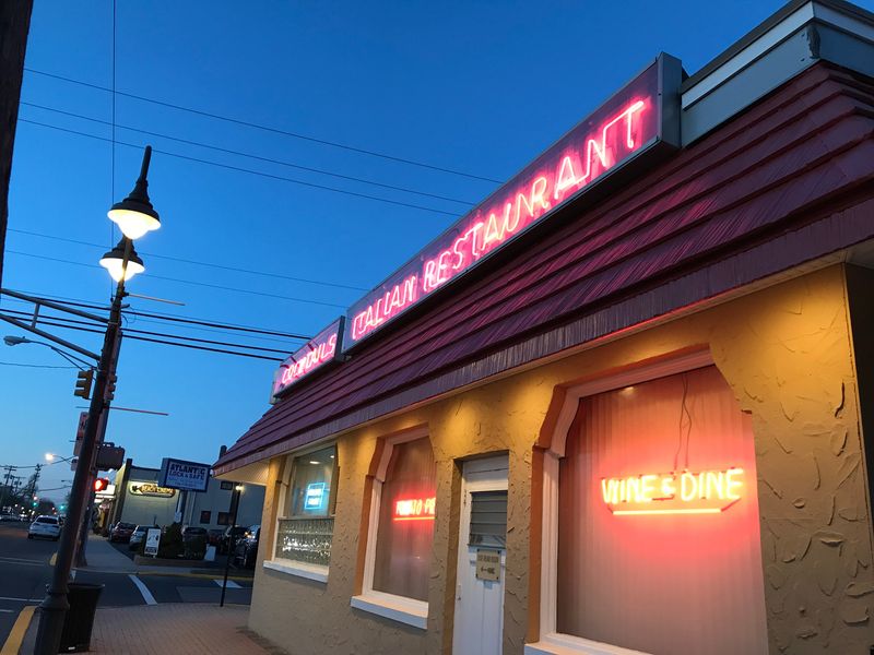 Vic's Italian Restaurant (Bradley Beach)