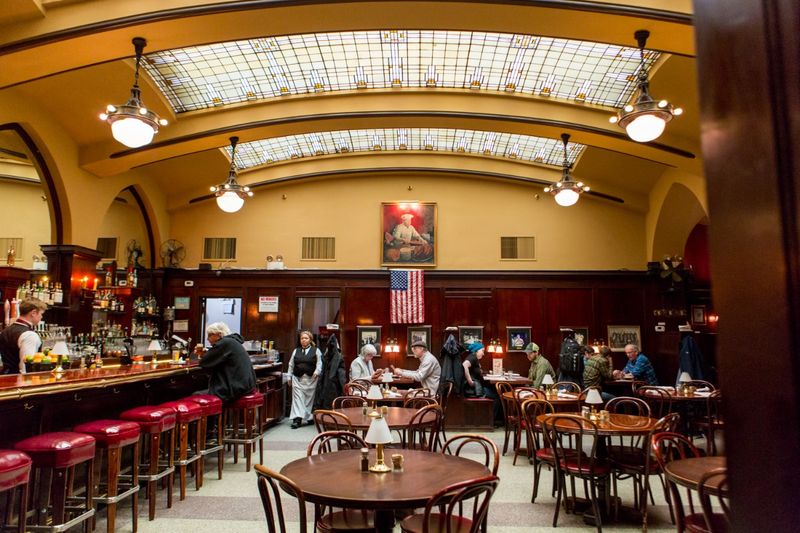 Huber's Café (Oregon)
