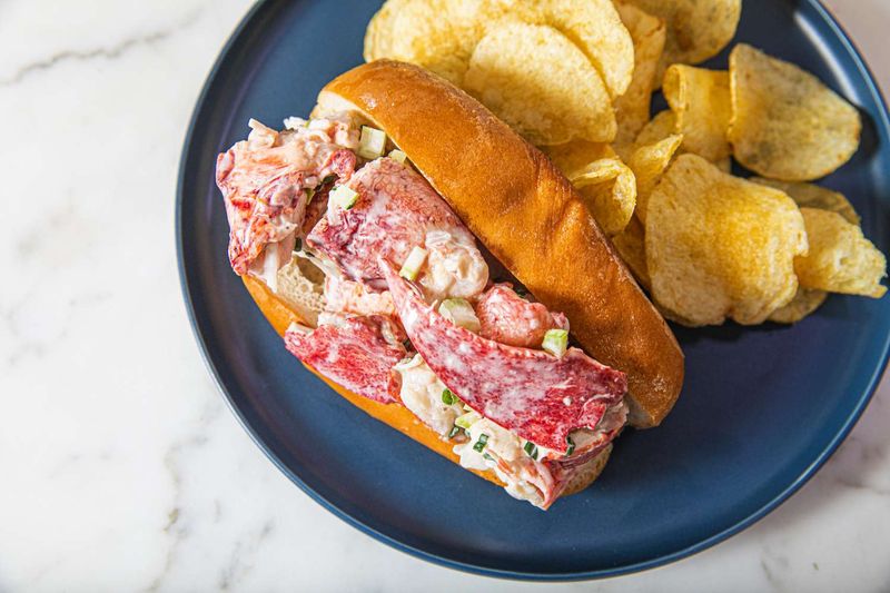 Lobster Roll – Cold with Mayo (Maine)