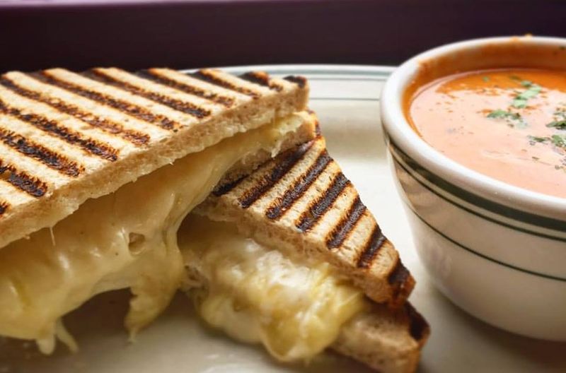 Bluebird Books & Cafe