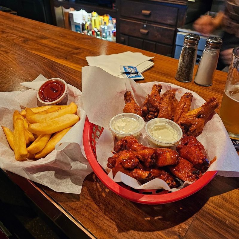 Legend Larry's – Multiple Wisconsin Locations