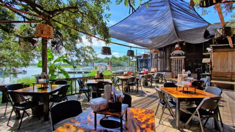 A-J’s Dockside Restaurant, Tybee Island