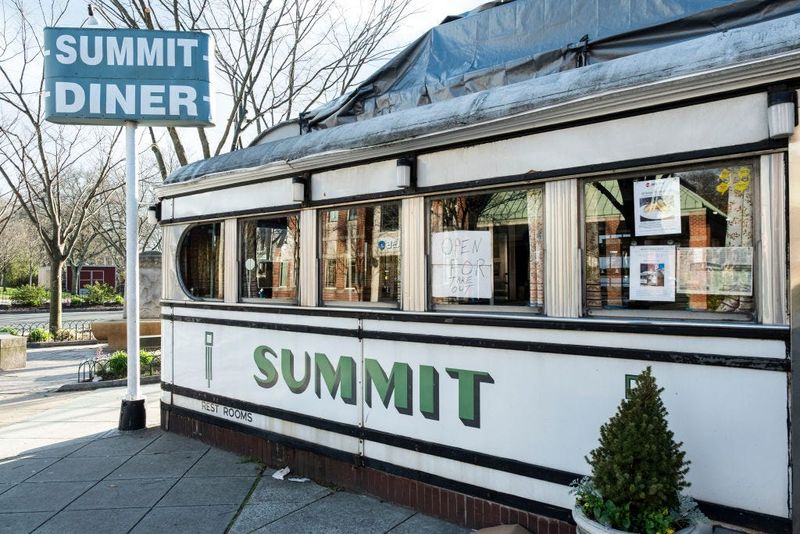 Summit Diner, Summit